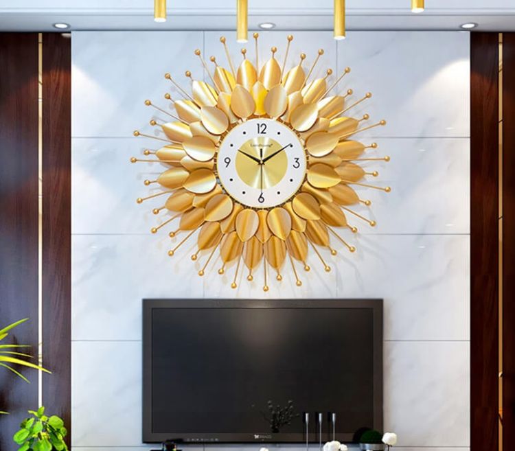 Đồng hồ trang trí phòng khách: cách chọn & treo đúng 7