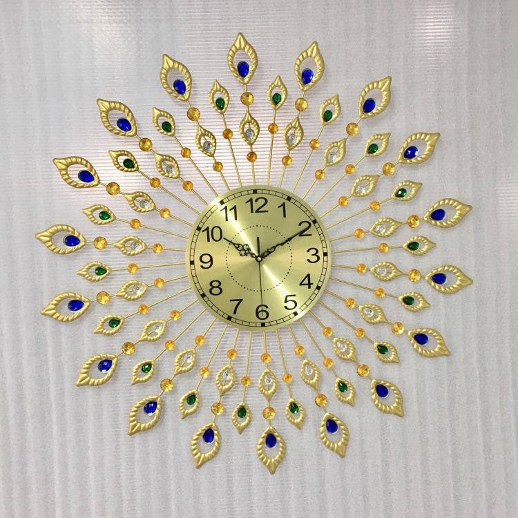 Đồng hồ trang trí phòng khách: cách chọn & treo phù hợp